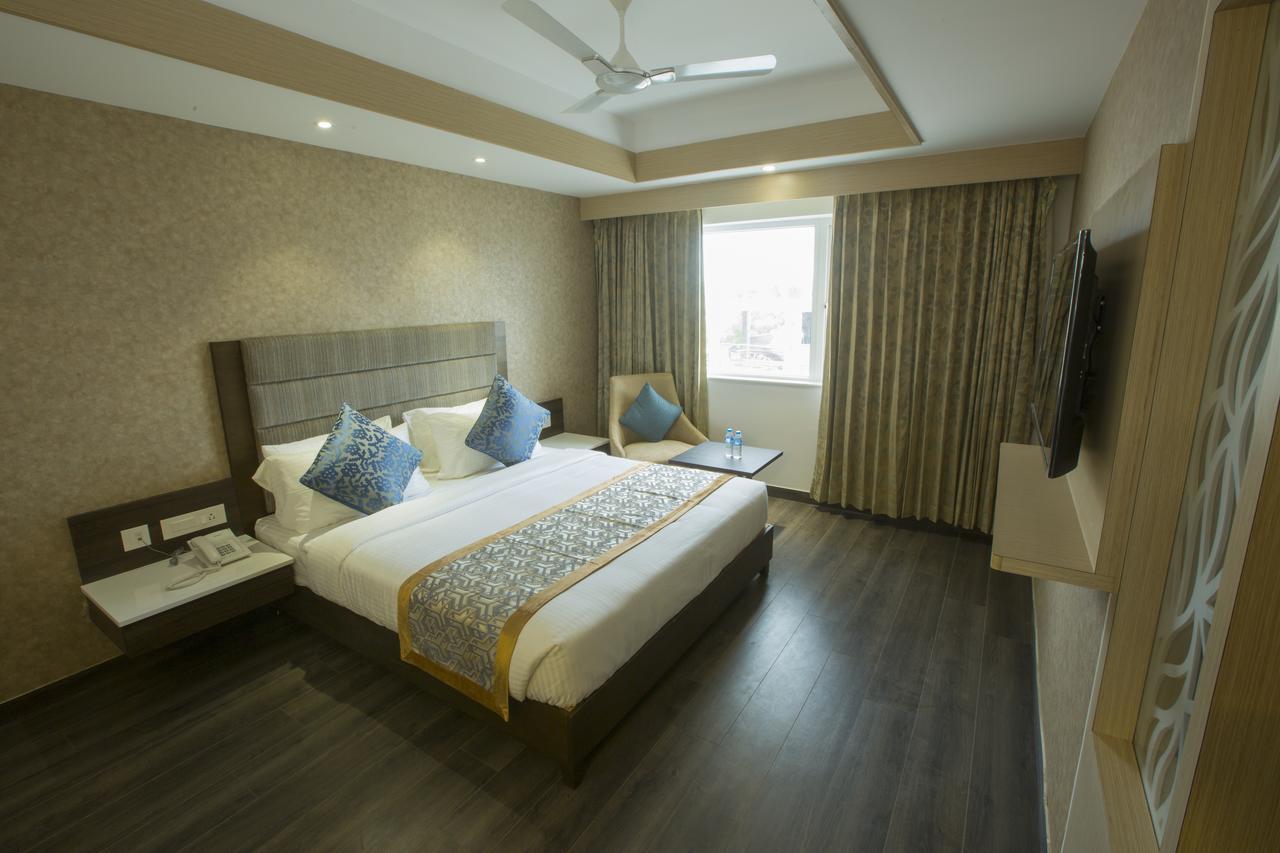 Hotel Saradha Grande Pudukkottai Exterior foto